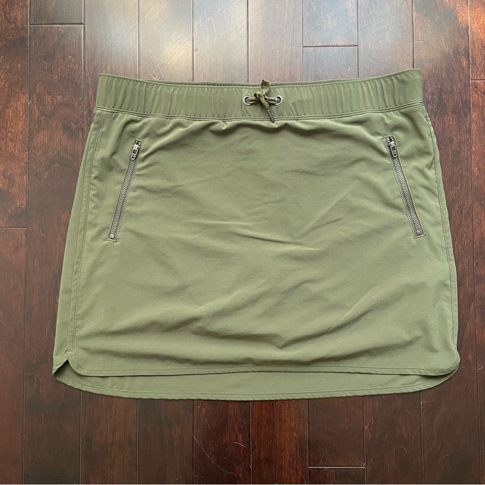 Athleta Stretch Skort Olive Green Size Large Zip Pockets Activewear